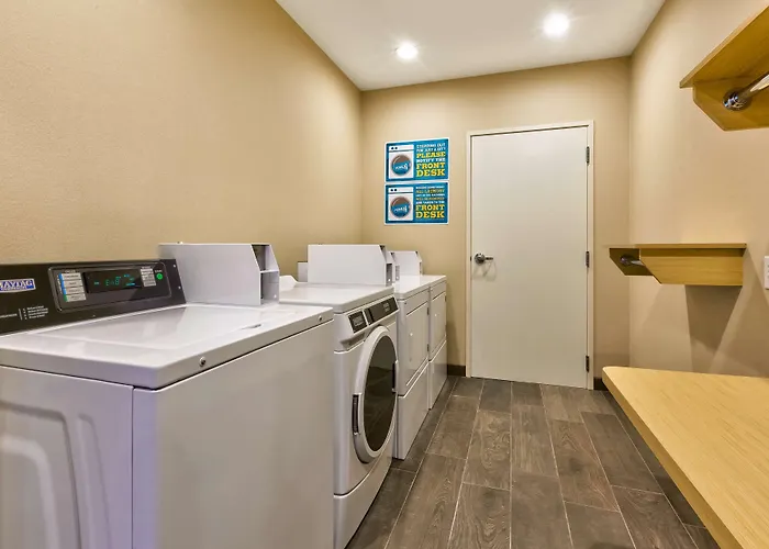 Home2 By Hilton Airport, Az 3*